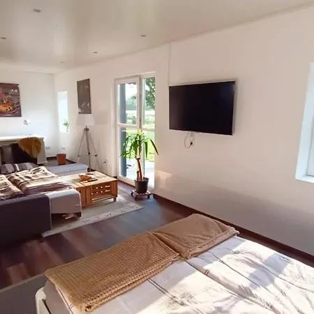 Kleine Landhaus-wohnung Im Freistehenden Fachwerkhaus Semesterbostad