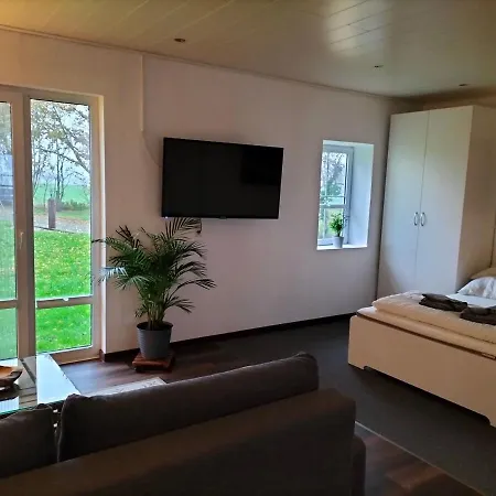Kleine Landhaus-wohnung Im Freistehenden Fachwerkhaus Semesterbostad *