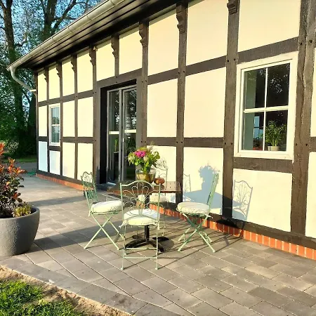 Semesterbostad Kleine Landhaus-wohnung Im Freistehenden Fachwerkhaus