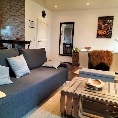 Kleine Landhaus-wohnung Im Freistehenden Fachwerkhaus *