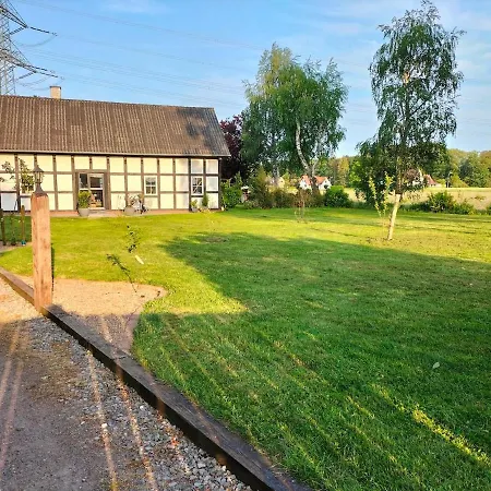 Kleine Landhaus-wohnung Im Freistehenden Fachwerkhaus