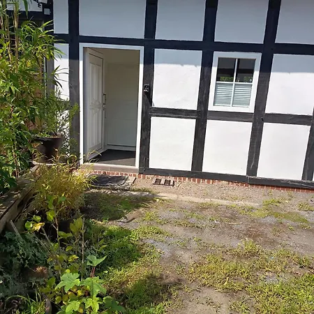 Semesterbostad Kleine Landhaus-wohnung Im Freistehenden Fachwerkhaus *