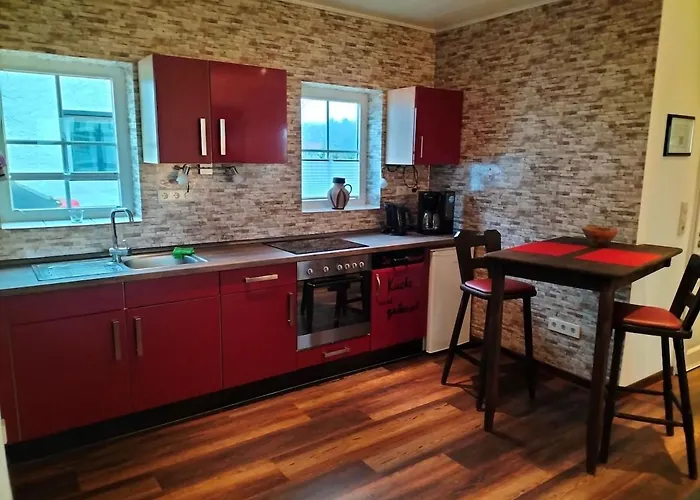 Kleine Landhaus-wohnung Im Freistehenden Fachwerkhaus